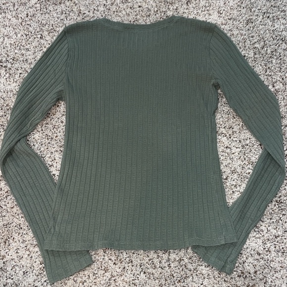 Hollister green fitted long sleeve tee - Picture 2 of 3